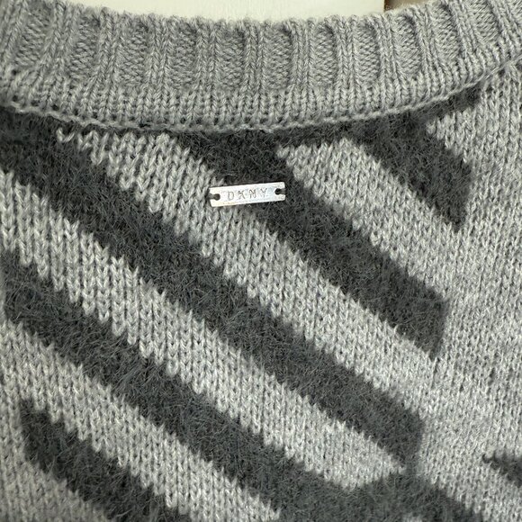 DKNY Gray Checked Pullover Sweater - Picture 4 of 5